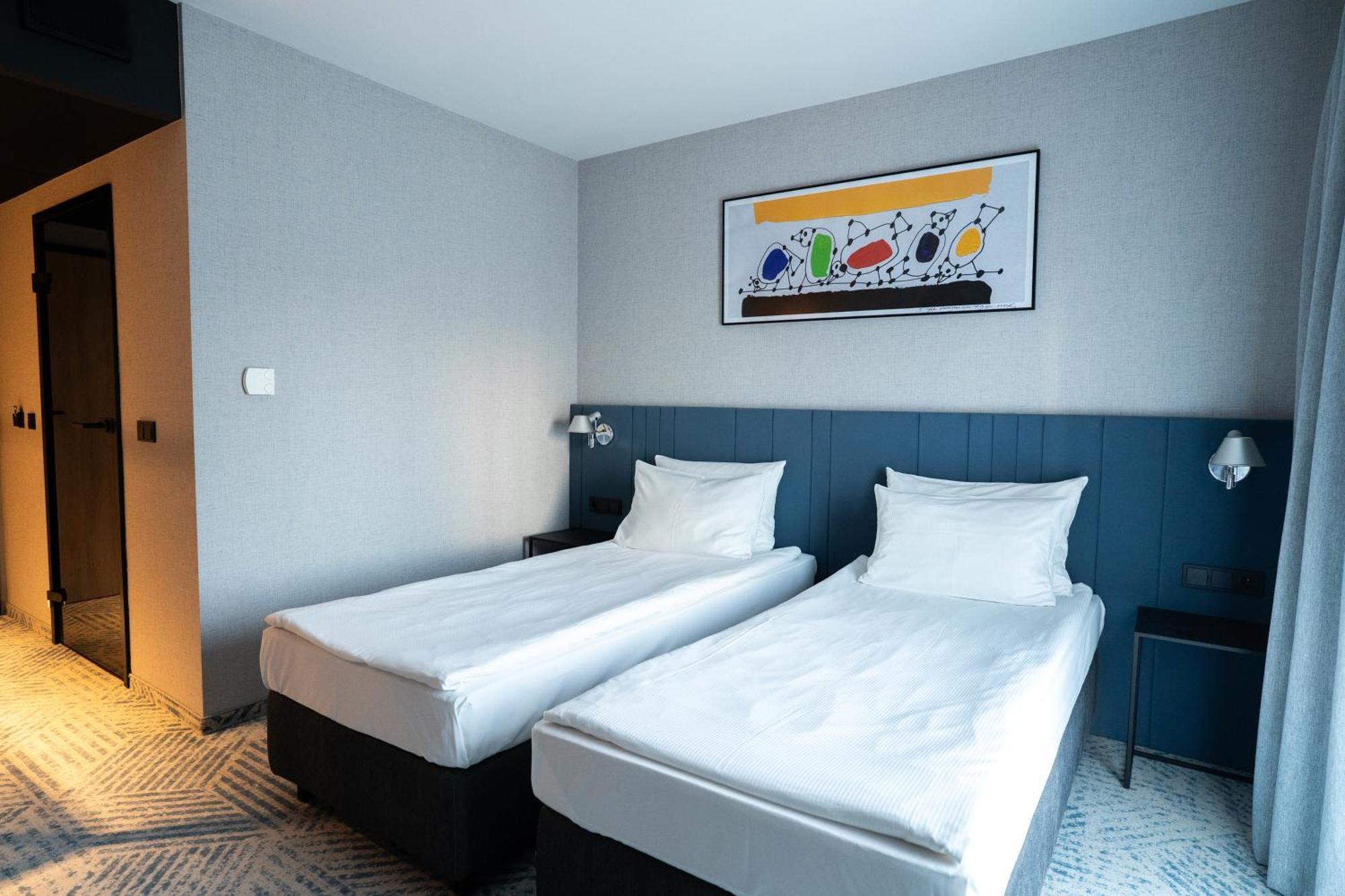 Q Hotel Plus Wroclaw Exterior photo