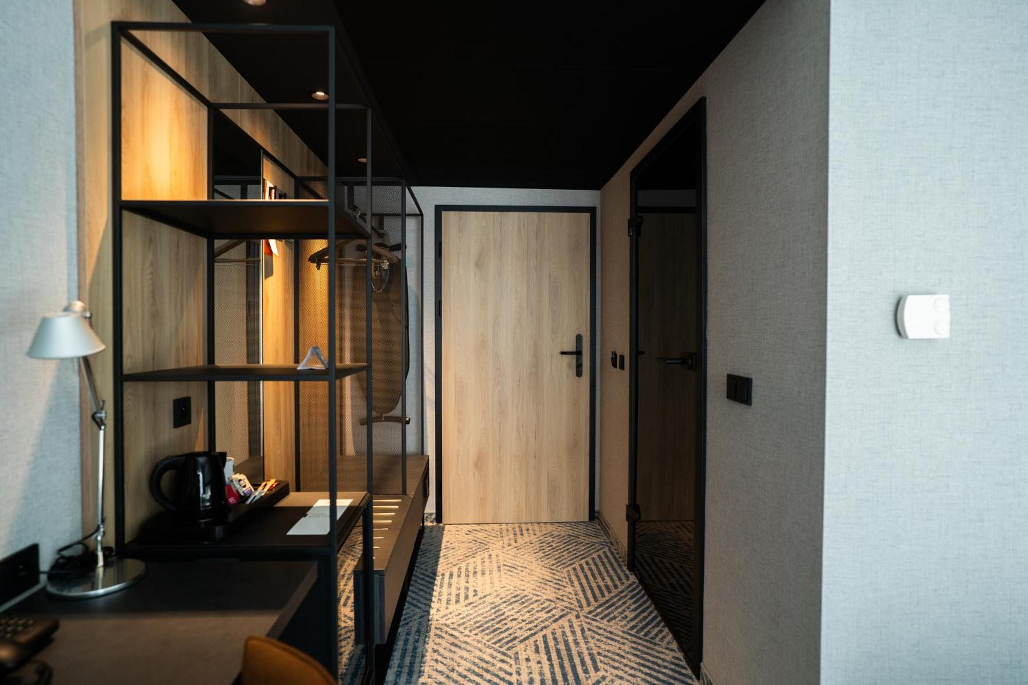 Q Hotel Plus Wroclaw Exterior photo