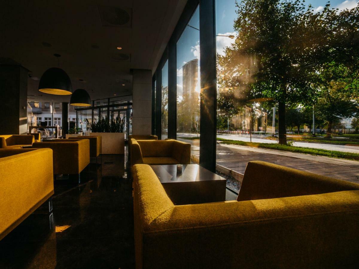 Q Hotel Plus Wroclaw Exterior photo